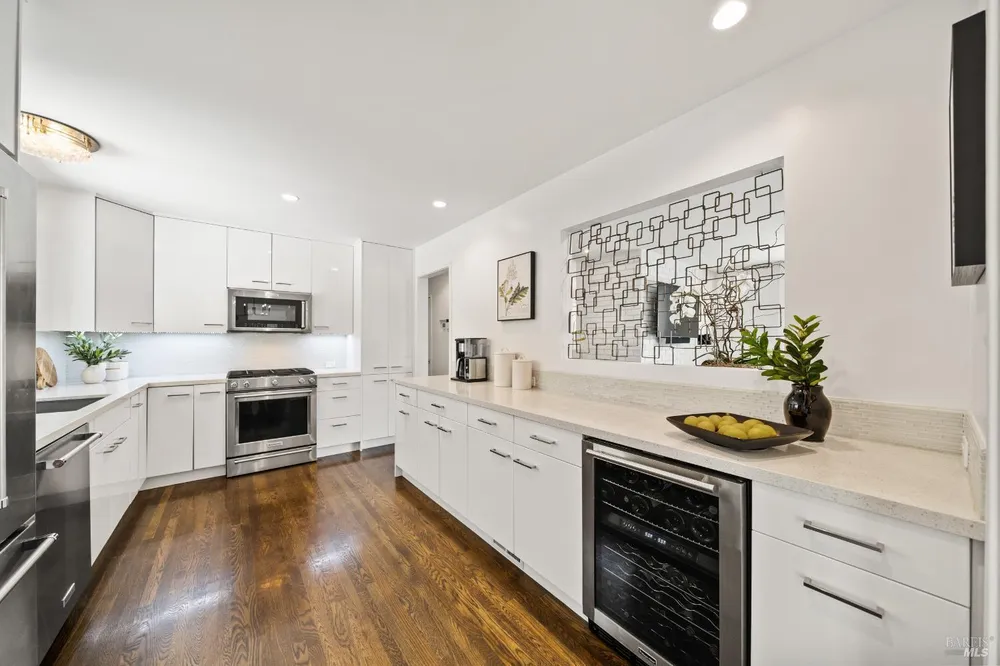 359 Via la Cumbre, Greenbrae, CA 94904