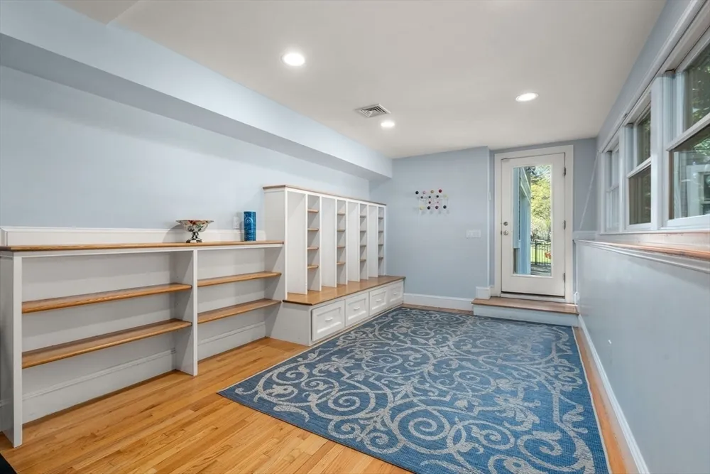 110 Avalon Rd, Newton, MA 02468