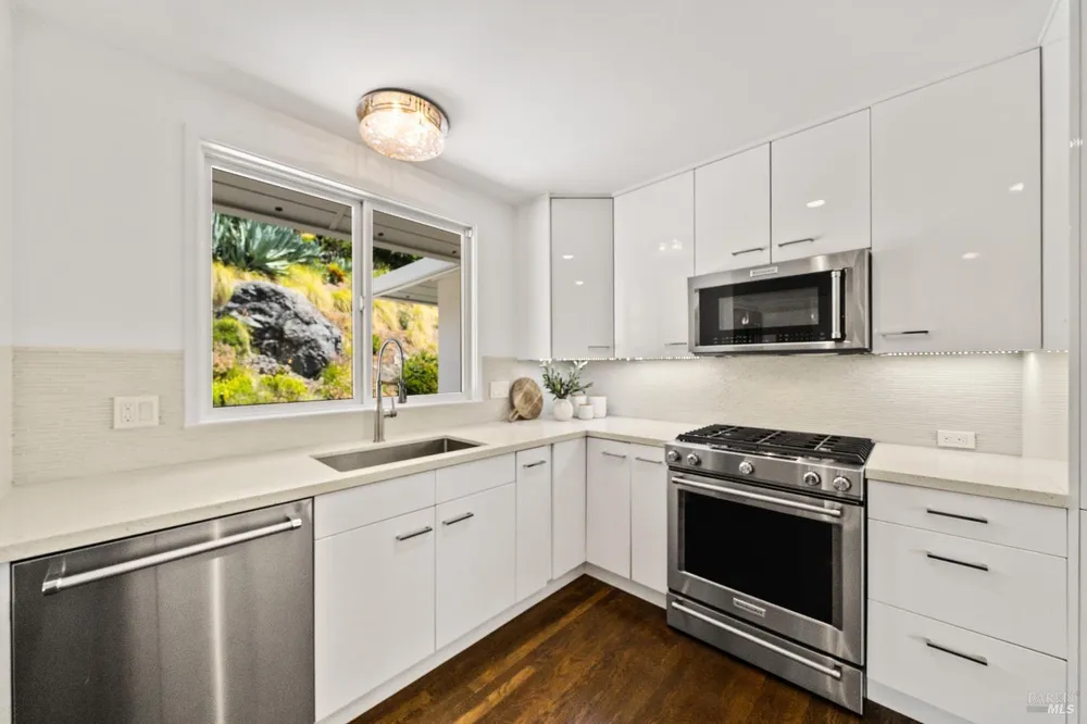 359 Via la Cumbre, Greenbrae, CA 94904