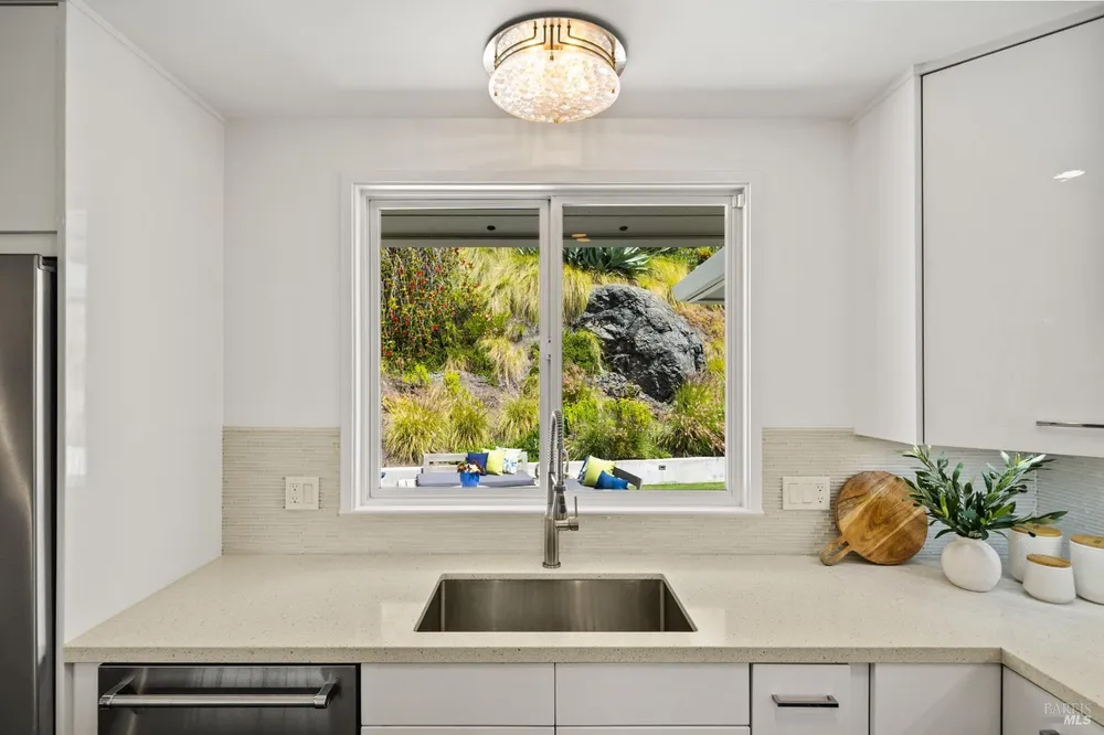 359 Via la Cumbre, Greenbrae, CA 94904
