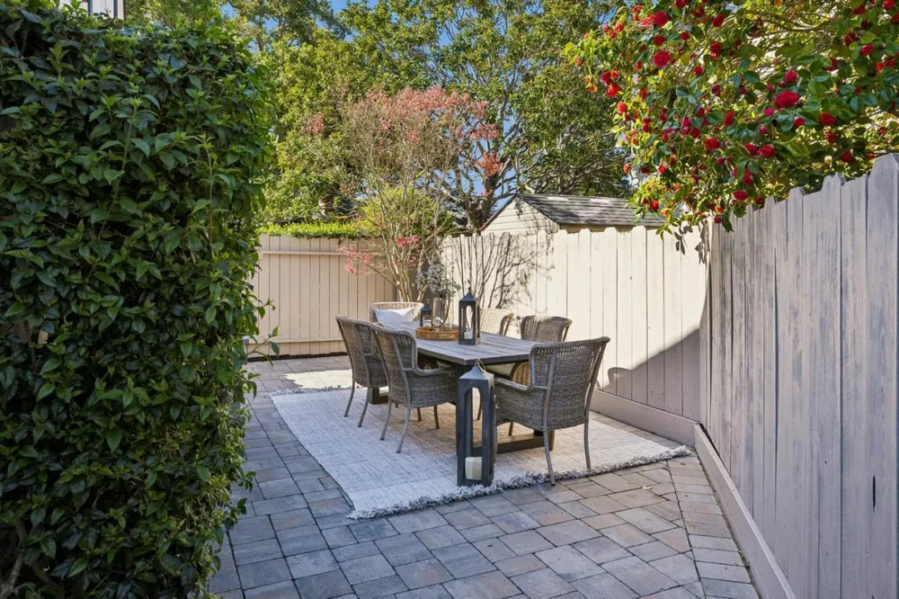 22 De Sabla Rd, San Mateo, CA 94402