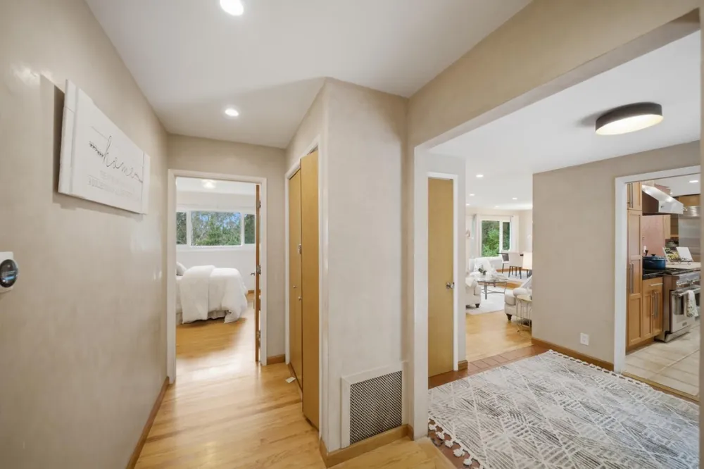 1159 Barcelona Dr, Pacifica, CA 94044