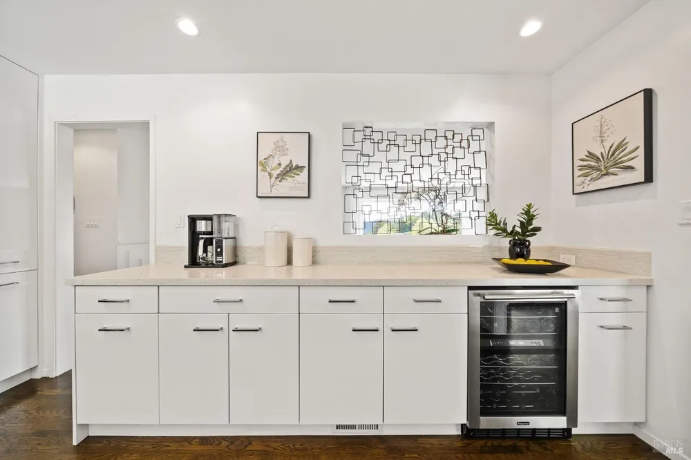359 Via la Cumbre, Greenbrae, CA 94904