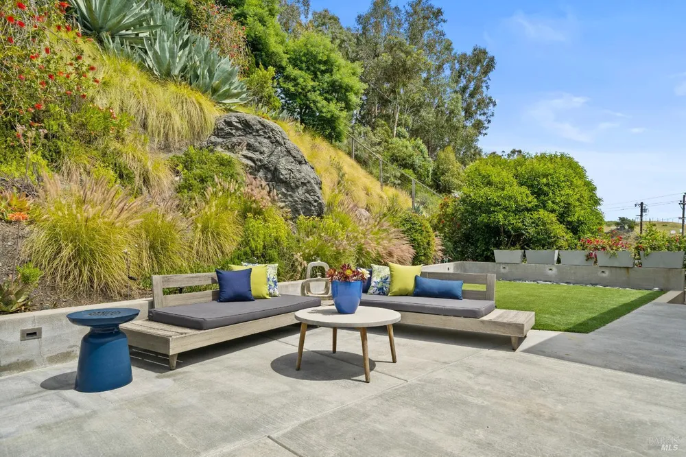 359 Via la Cumbre, Greenbrae, CA 94904