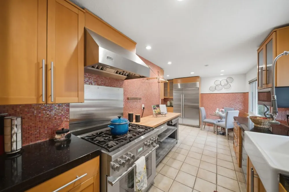 1159 Barcelona Dr, Pacifica, CA 94044