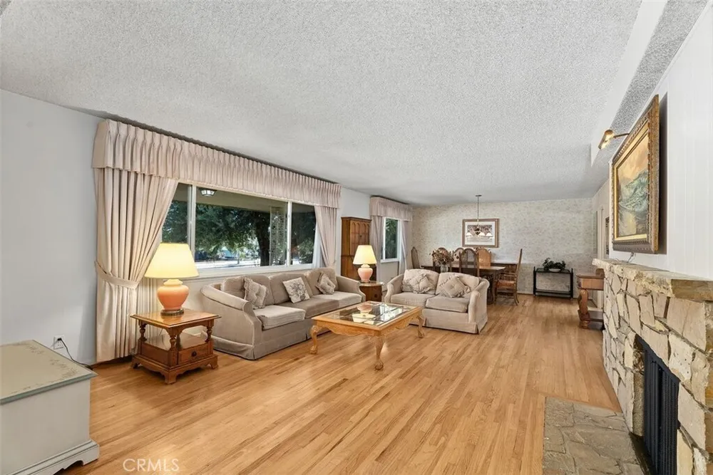 807 Dorothy Ln, Fullerton, CA 92831