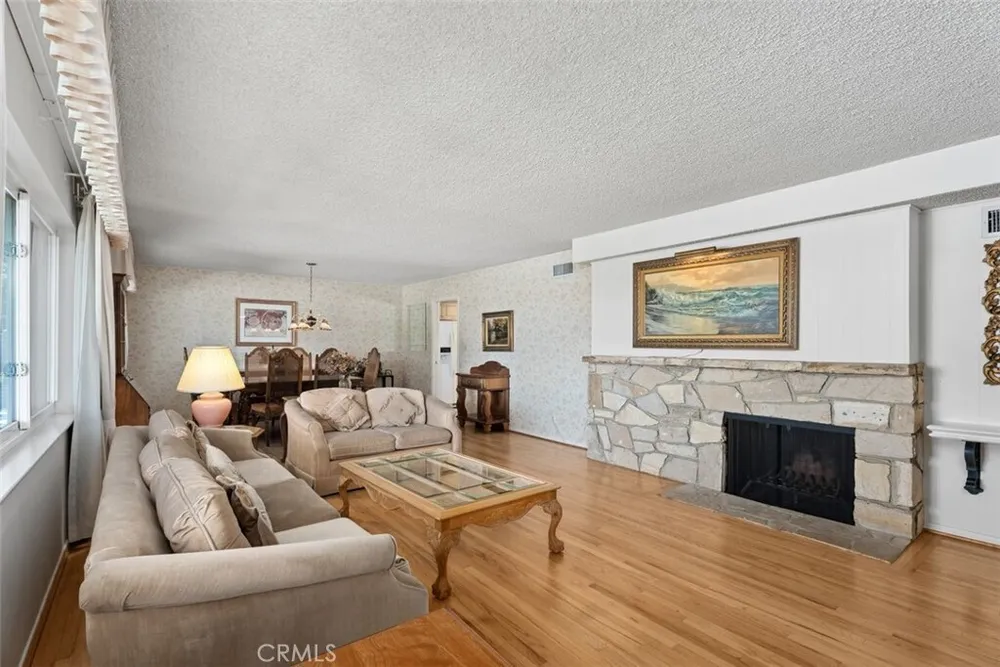 807 Dorothy Ln, Fullerton, CA 92831
