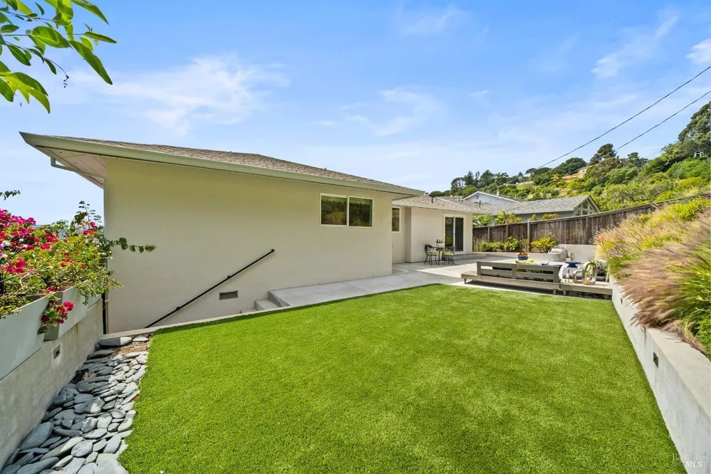 359 Via la Cumbre, Greenbrae, CA 94904