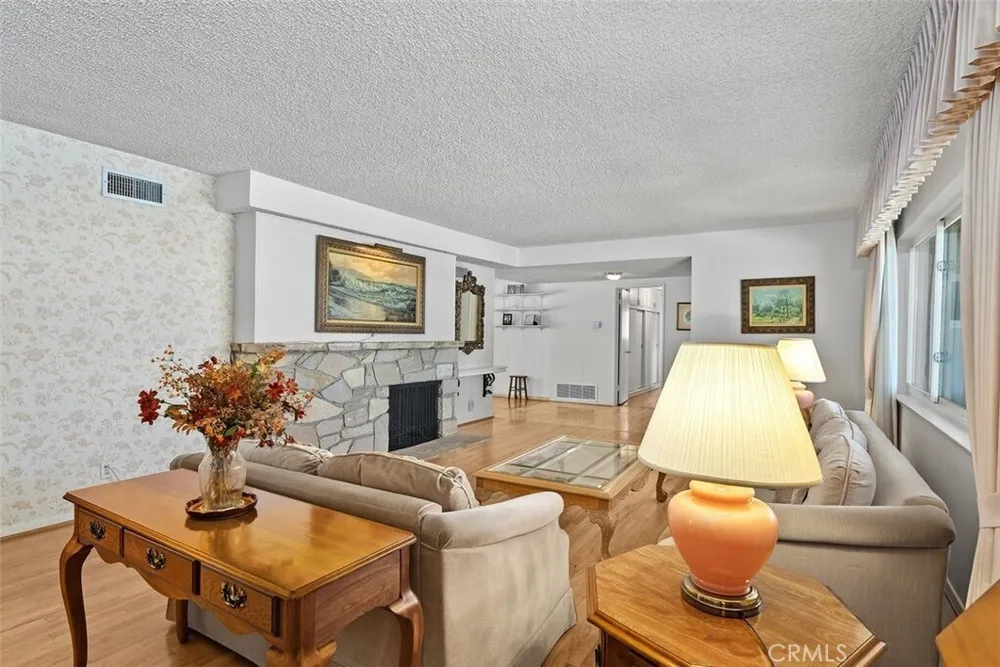 807 Dorothy Ln, Fullerton, CA 92831