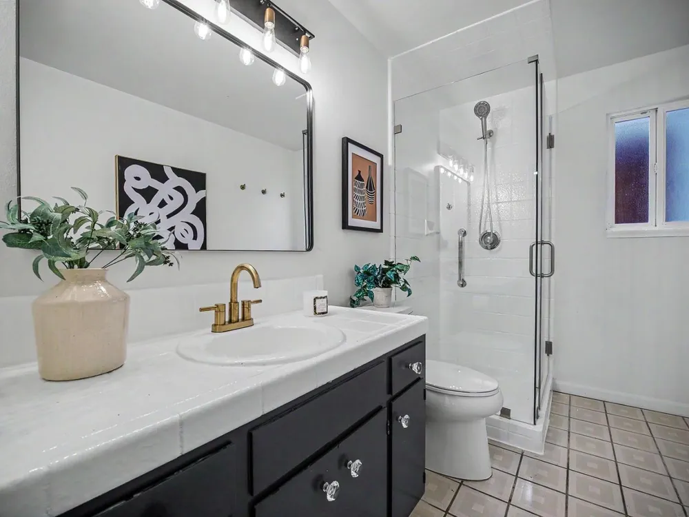 15 Bayview Dr, San Carlos, CA 94070