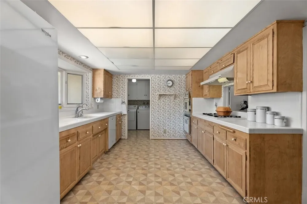 807 Dorothy Ln, Fullerton, CA 92831