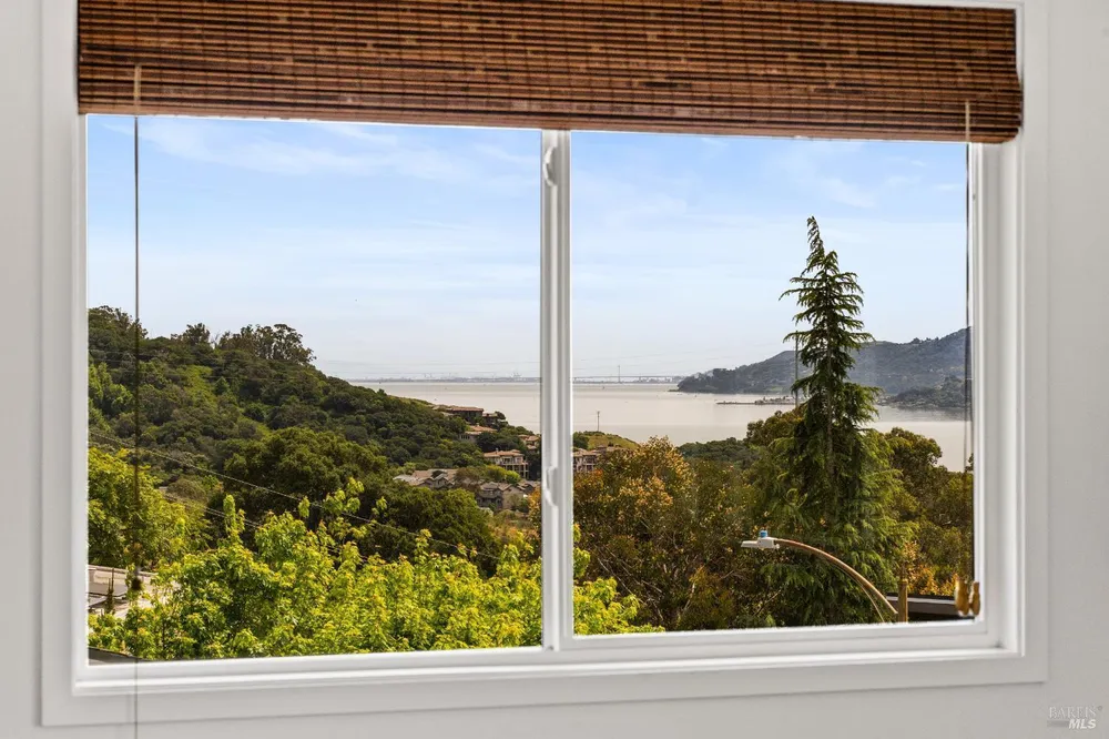 359 Via la Cumbre, Greenbrae, CA 94904