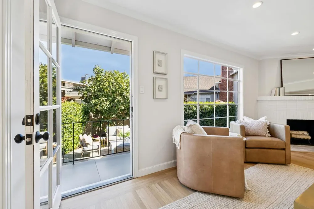 22 De Sabla Rd, San Mateo, CA 94402