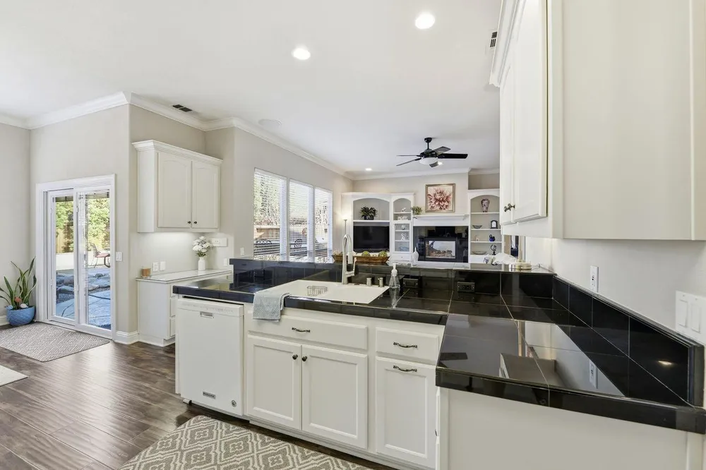 5326 Flyway Dr, Fair Oaks, CA 95628