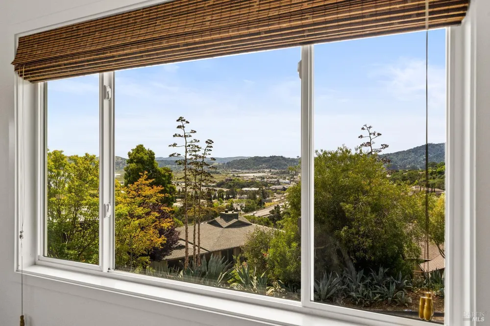 359 Via la Cumbre, Greenbrae, CA 94904