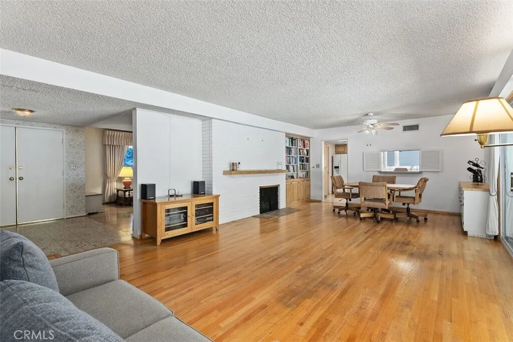 807 Dorothy Ln, Fullerton, CA 92831