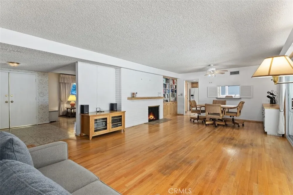 807 Dorothy Ln, Fullerton, CA 92831