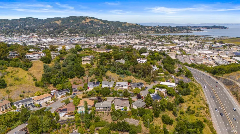 359 Via la Cumbre, Greenbrae, CA 94904