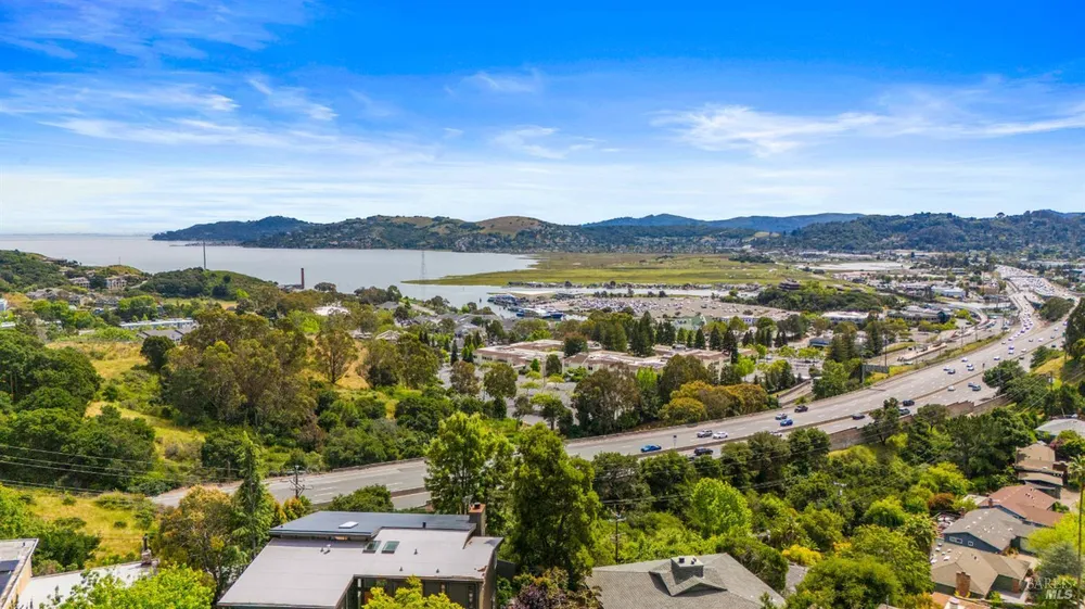 359 Via la Cumbre, Greenbrae, CA 94904