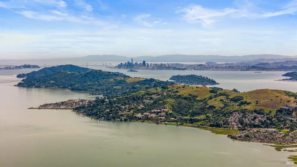 359 Via la Cumbre, Greenbrae, CA 94904