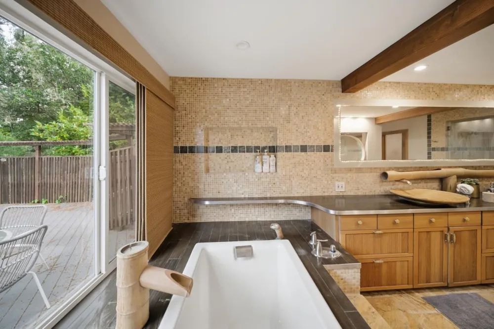 1159 Barcelona Dr, Pacifica, CA 94044