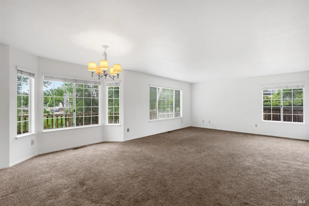 2319 Jennings Ave, Santa Rosa, CA 95401
