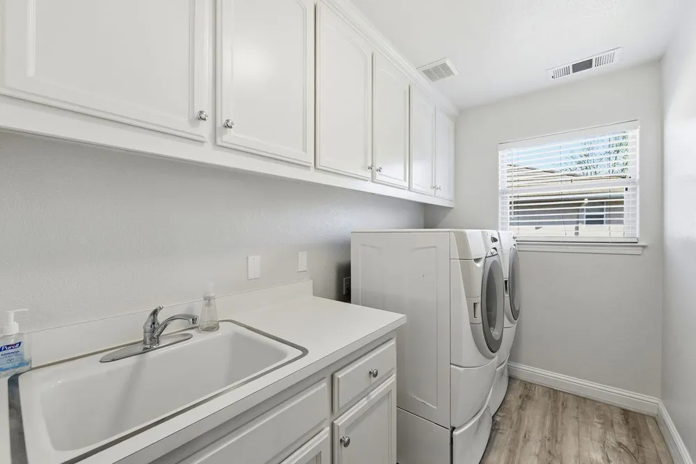 5326 Flyway Dr, Fair Oaks, CA 95628
