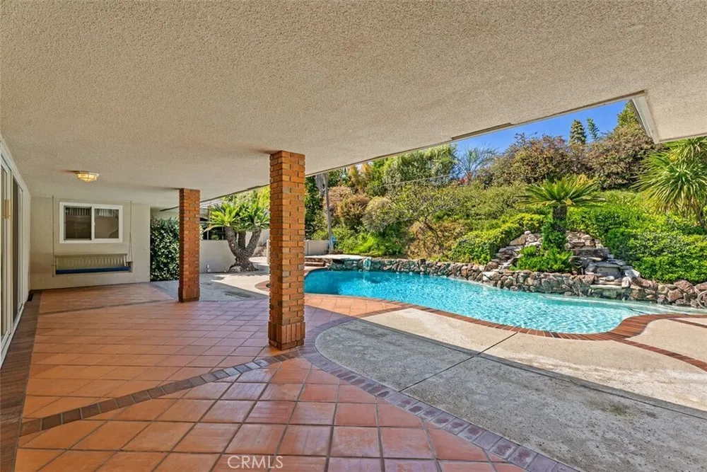 807 Dorothy Ln, Fullerton, CA 92831