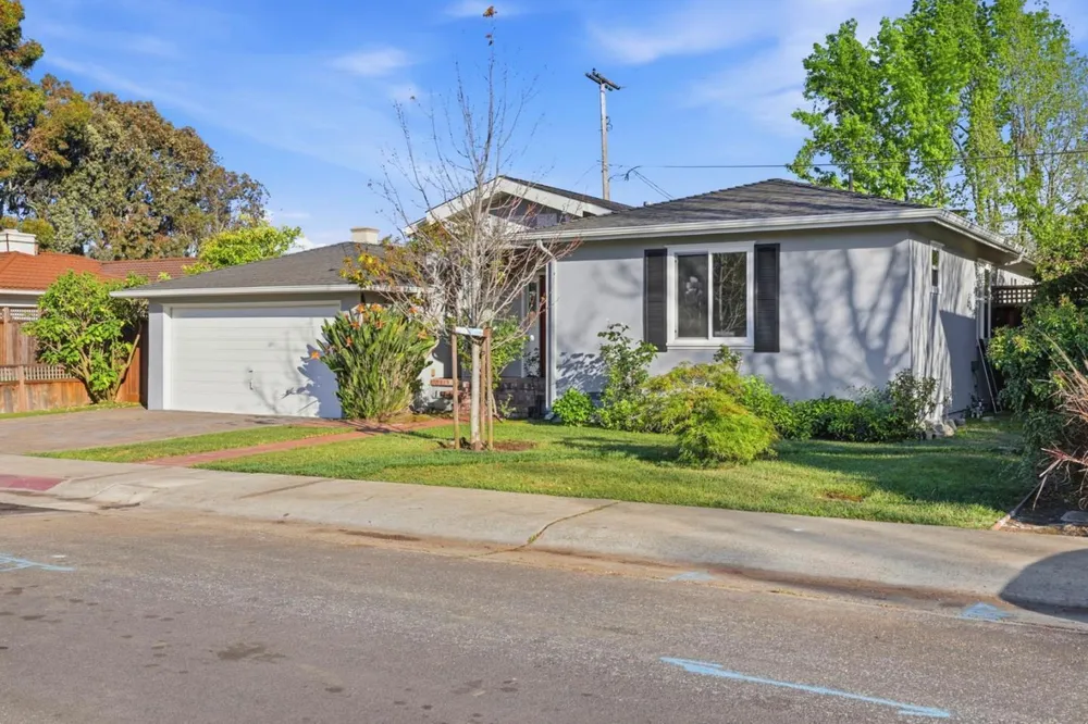 105 Louise Ln, San Mateo, CA 94403-3348