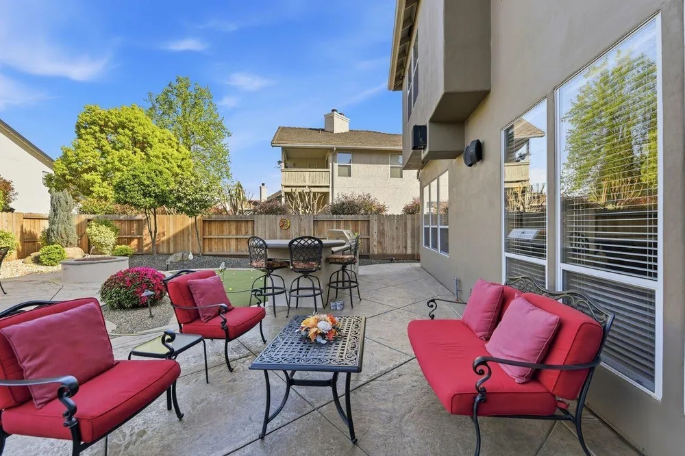 5326 Flyway Dr, Fair Oaks, CA 95628