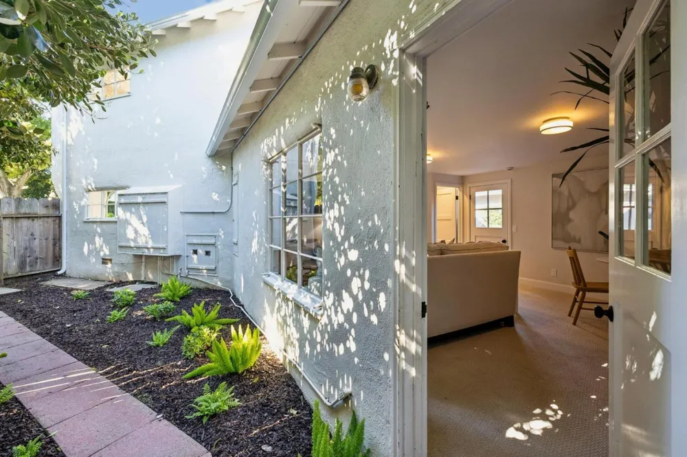 22 De Sabla Rd, San Mateo, CA 94402