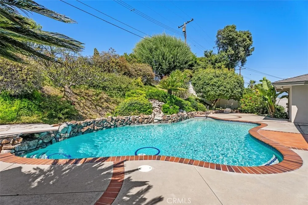 807 Dorothy Ln, Fullerton, CA 92831