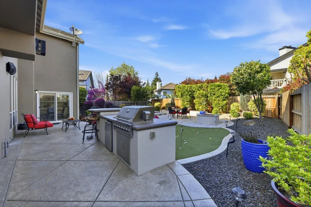 5326 Flyway Dr, Fair Oaks, CA 95628
