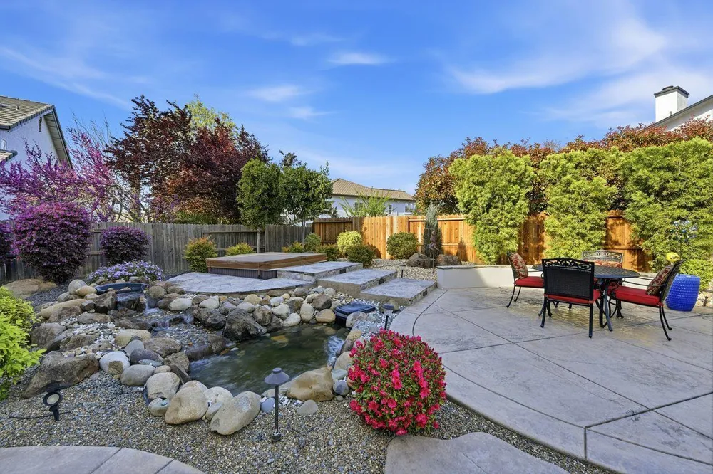 5326 Flyway Dr, Fair Oaks, CA 95628