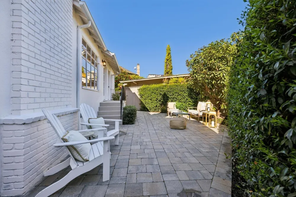 22 De Sabla Rd, San Mateo, CA 94402