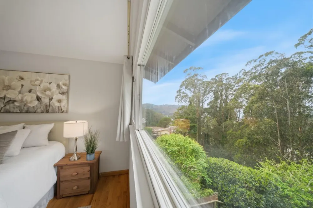 1159 Barcelona Dr, Pacifica, CA 94044