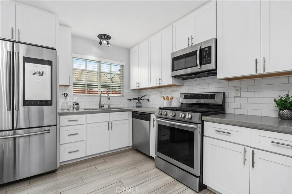 1131 E Saint James Ave, Orange, CA 92865