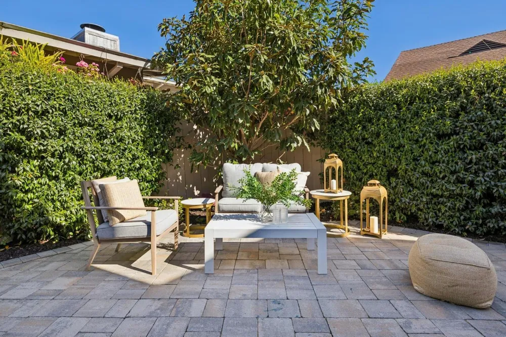 22 De Sabla Rd, San Mateo, CA 94402