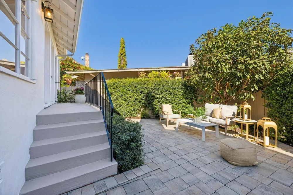 22 De Sabla Rd, San Mateo, CA 94402