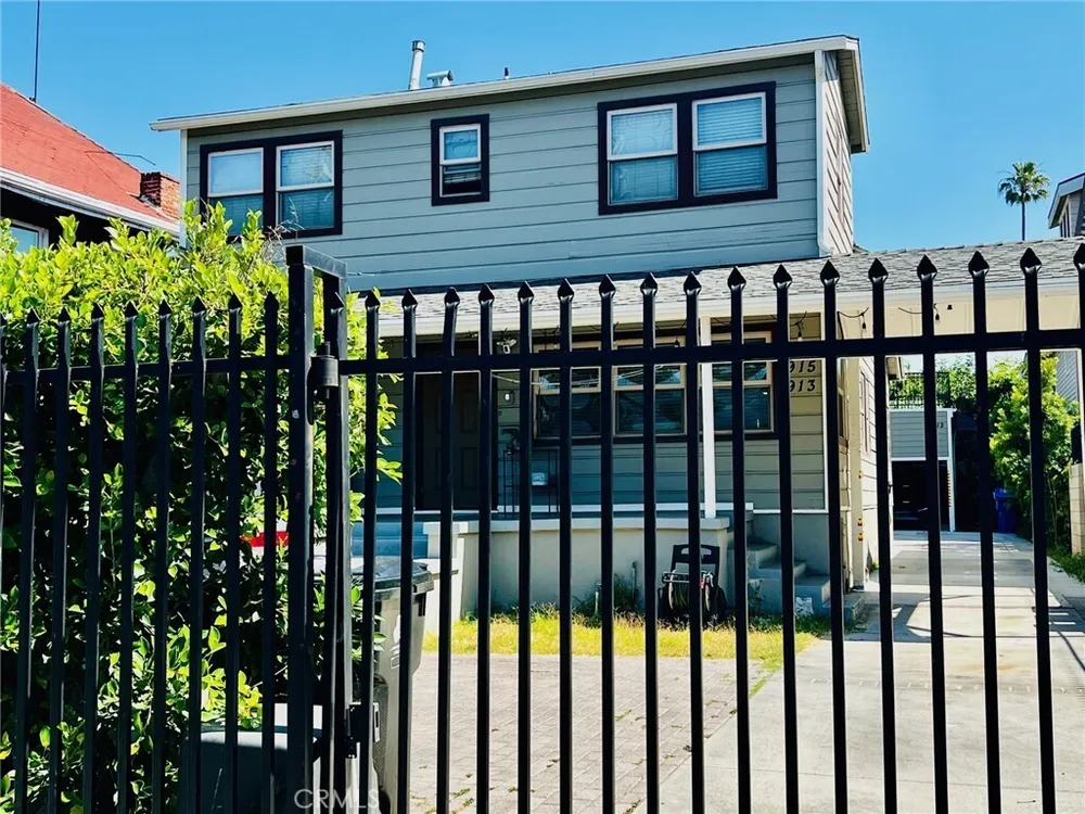 915 W 21st St, South Los Angeles, CA 90007