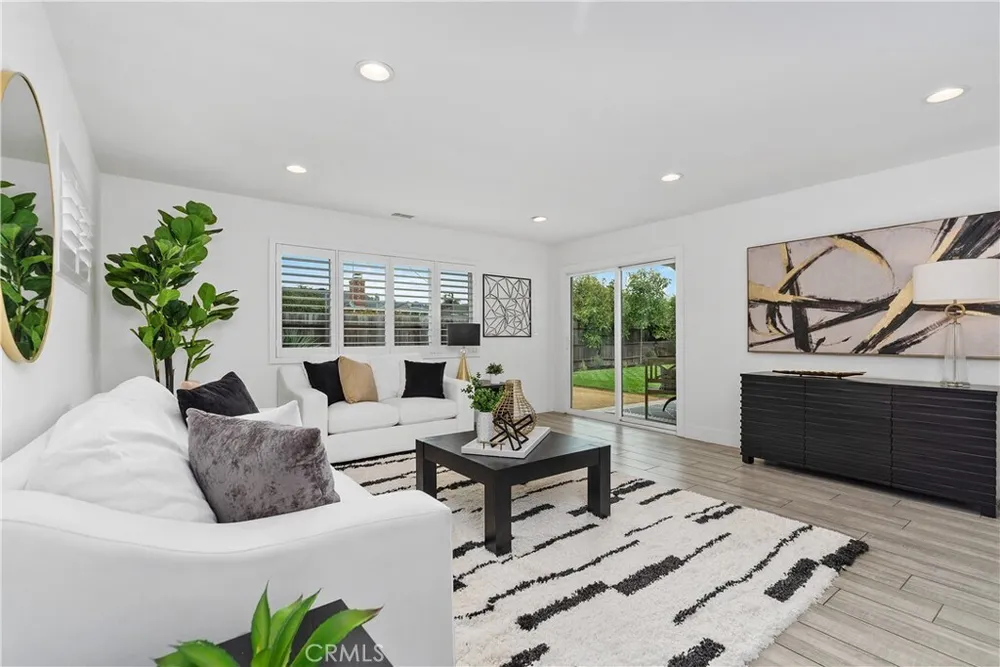 1131 E Saint James Ave, Orange, CA 92865