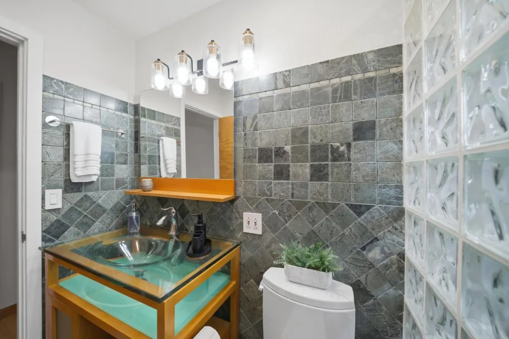 1159 Barcelona Dr, Pacifica, CA 94044