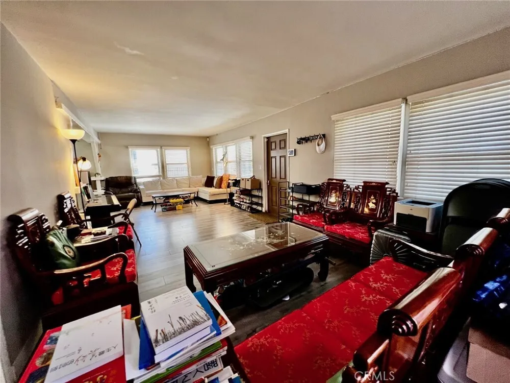 915 W 21st St, South Los Angeles, CA 90007