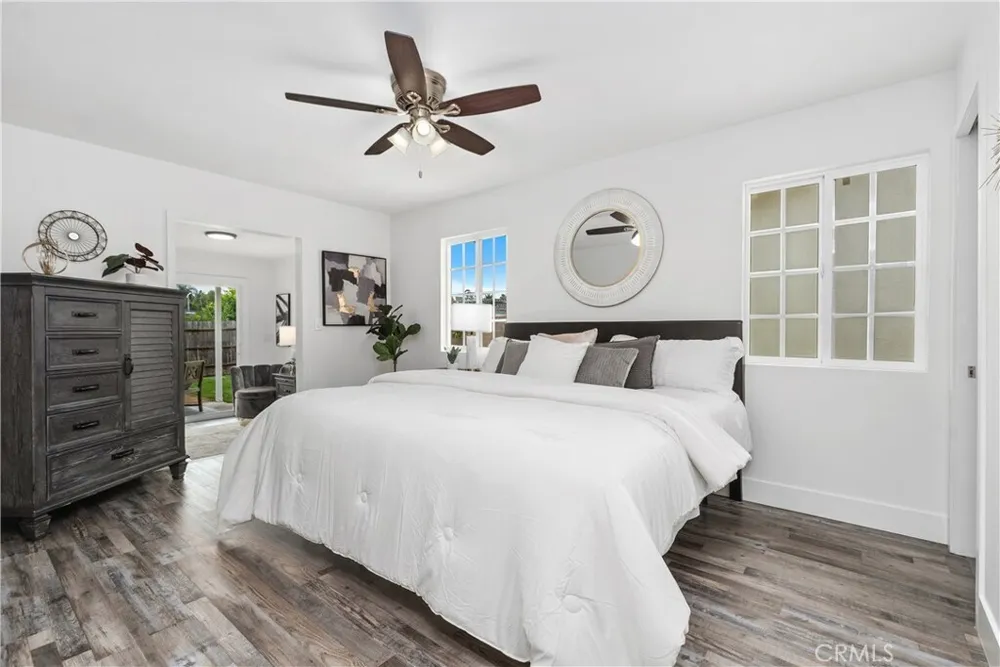 1131 E Saint James Ave, Orange, CA 92865