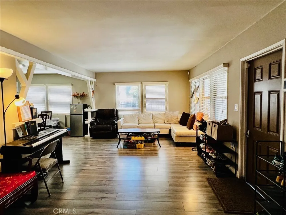 915 W 21st St, South Los Angeles, CA 90007