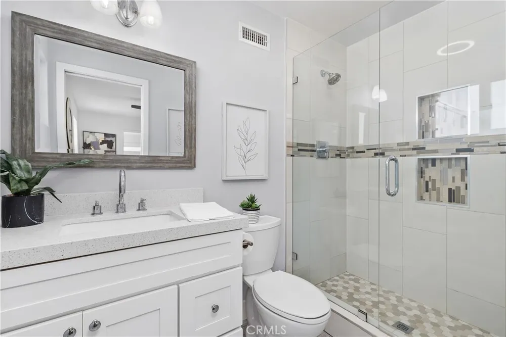 1131 E Saint James Ave, Orange, CA 92865