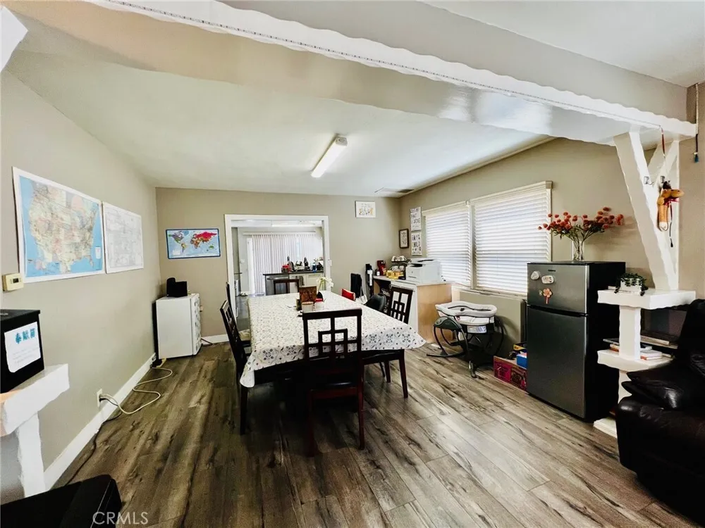 915 W 21st St, South Los Angeles, CA 90007