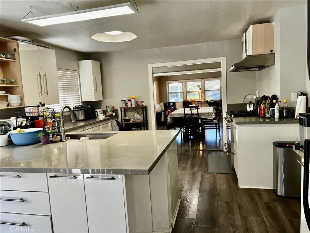 915 W 21st St, South Los Angeles, CA 90007