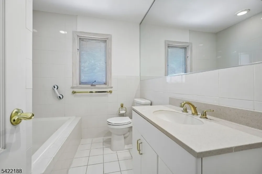 96 Harrison Ave, Roseland, NJ 07068