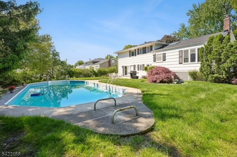 96 Harrison Ave, Roseland, NJ 07068